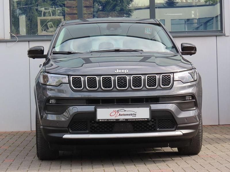 Second-hand Jeep Compass 131 CP (96 kW) 2024 Gri SUV