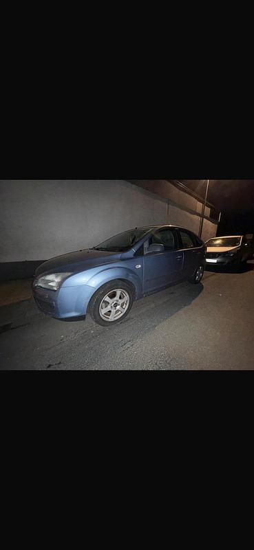 Usata Ford Focus 80 CV (58 kW) 2005 Blu Berlina