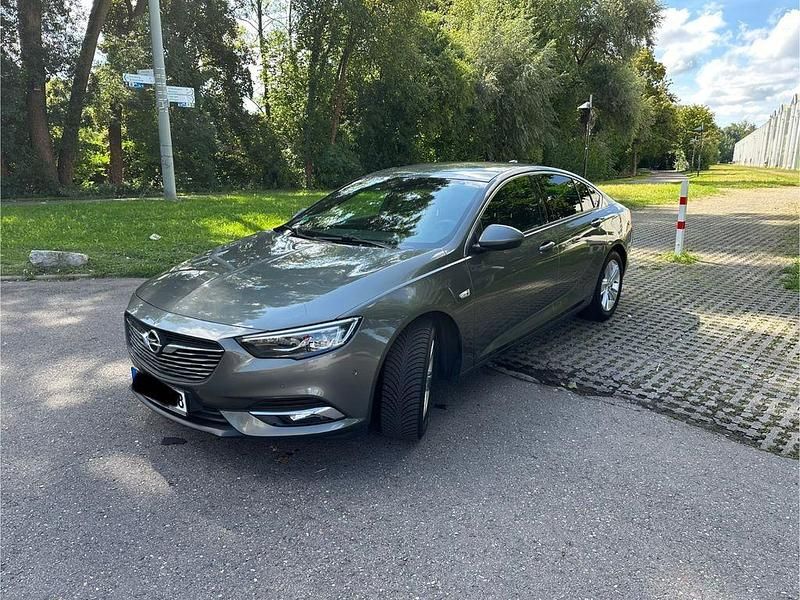 Grau Gebraucht 2018 Opel Insignia Dynamic Limousine | 12.900 € (Fairer Preis) - Bild 1/4