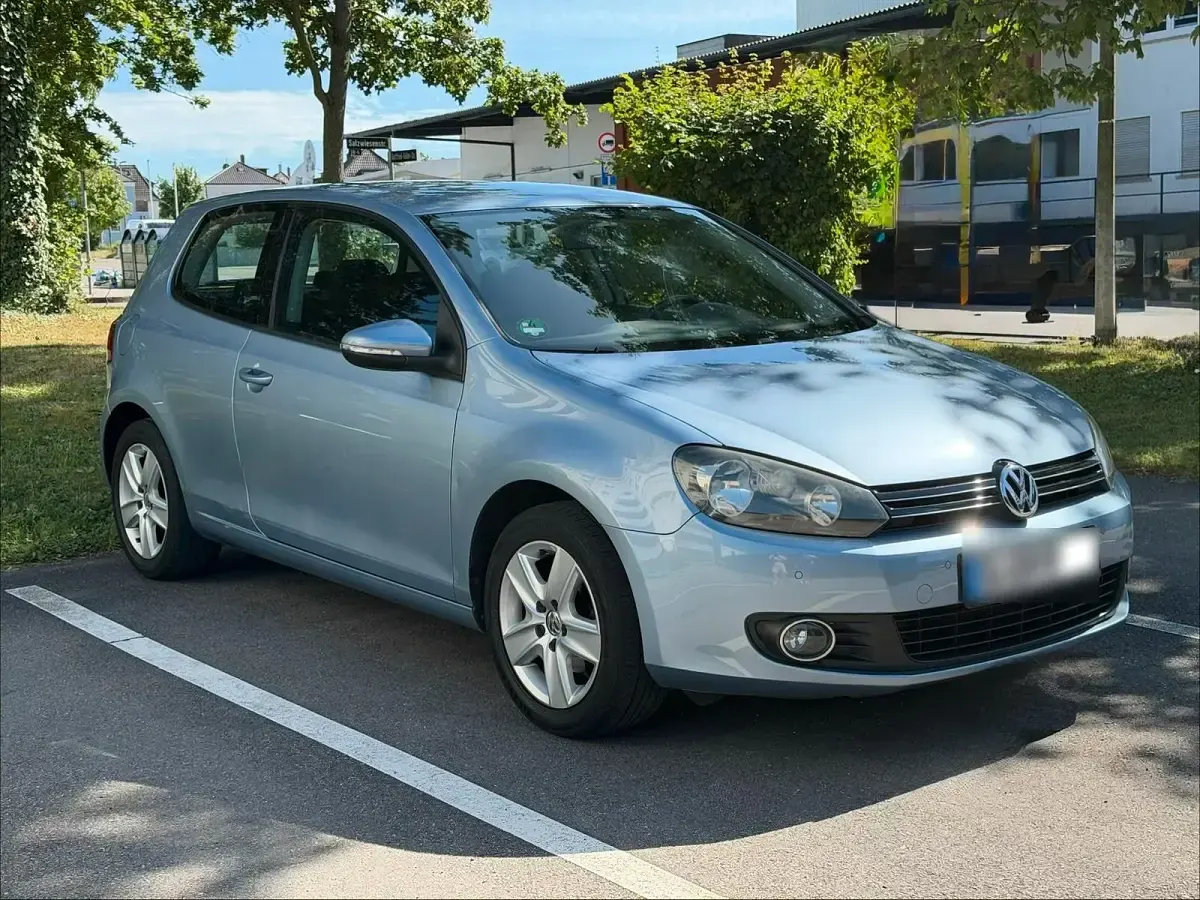 Gebraucht VW Golf 102 PS (75 kW) 2009 Blau Coupé