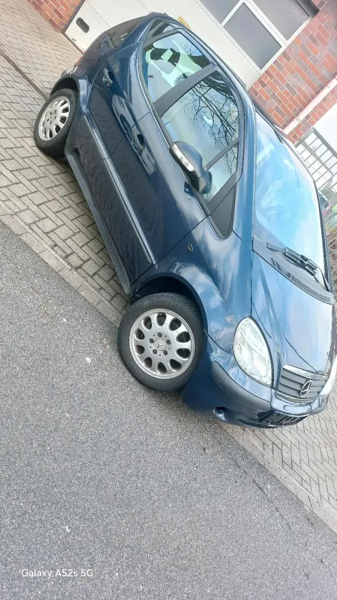 Używany Mercedes A170 95 KM (69 kW) 2003 Niebieski Hatchback