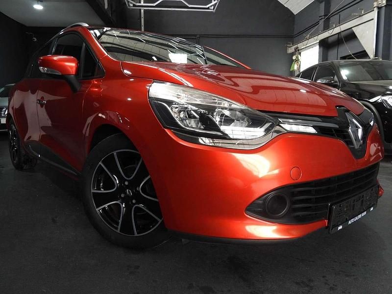 Gebraucht Renault Clio GrandTour Dynamique 90 PS (66 kW) 2015 Rot Kombi