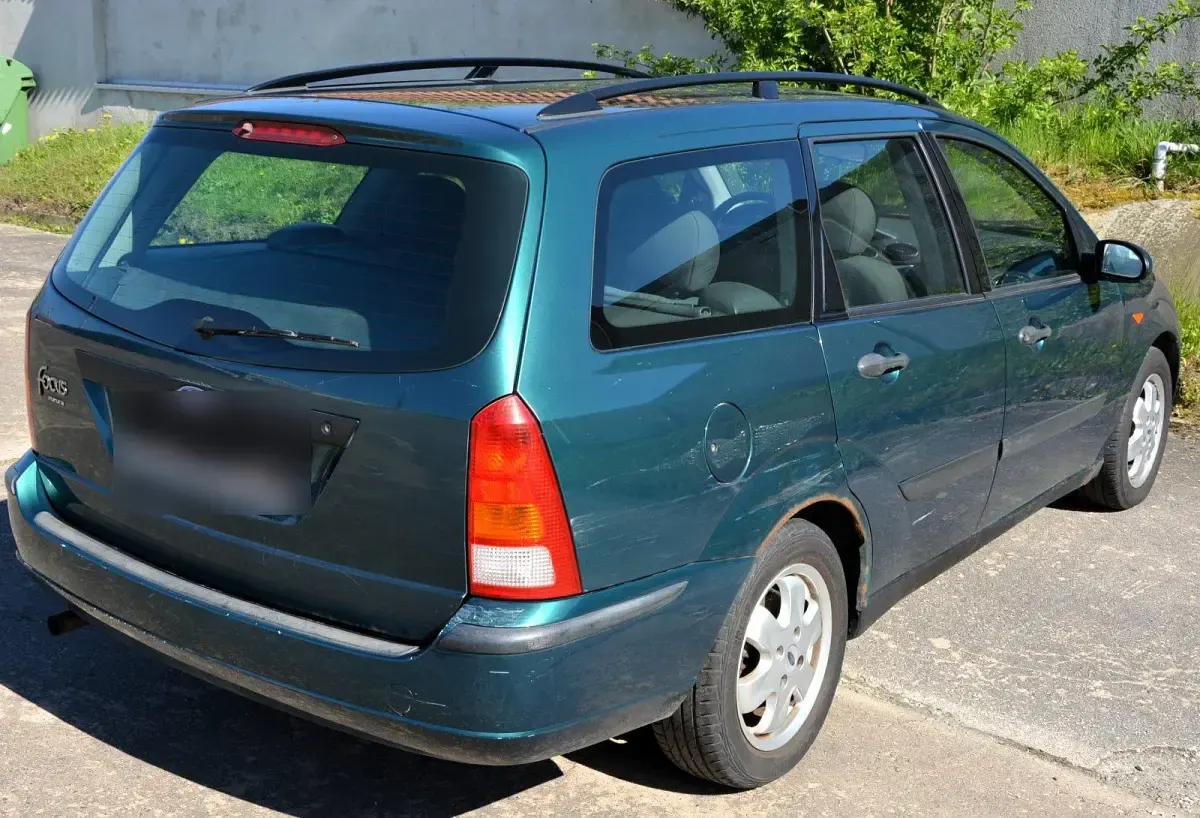 Usata Ford Focus Futura 101 CV (74 kW) 2002 Verde Station wagon