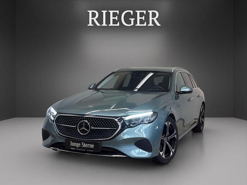 Silber Gebraucht 2024 Mercedes E220 Avantgarde Limousine | 42.899 € (Fairer Preis) - Bild 1/4