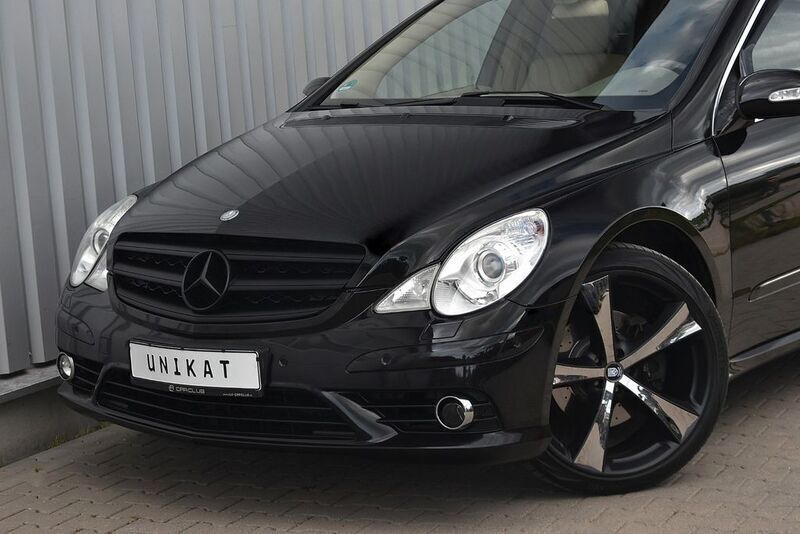 Schwarz Gebraucht 2006 Mercedes R500 Van / Kleinbus | 17.991 € - Bild 1/4
