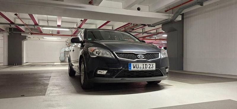 Schwarz Gebraucht 2012 Kia Ceed Kombi | 5.200 € (Guter Preis) - Bild 1/4