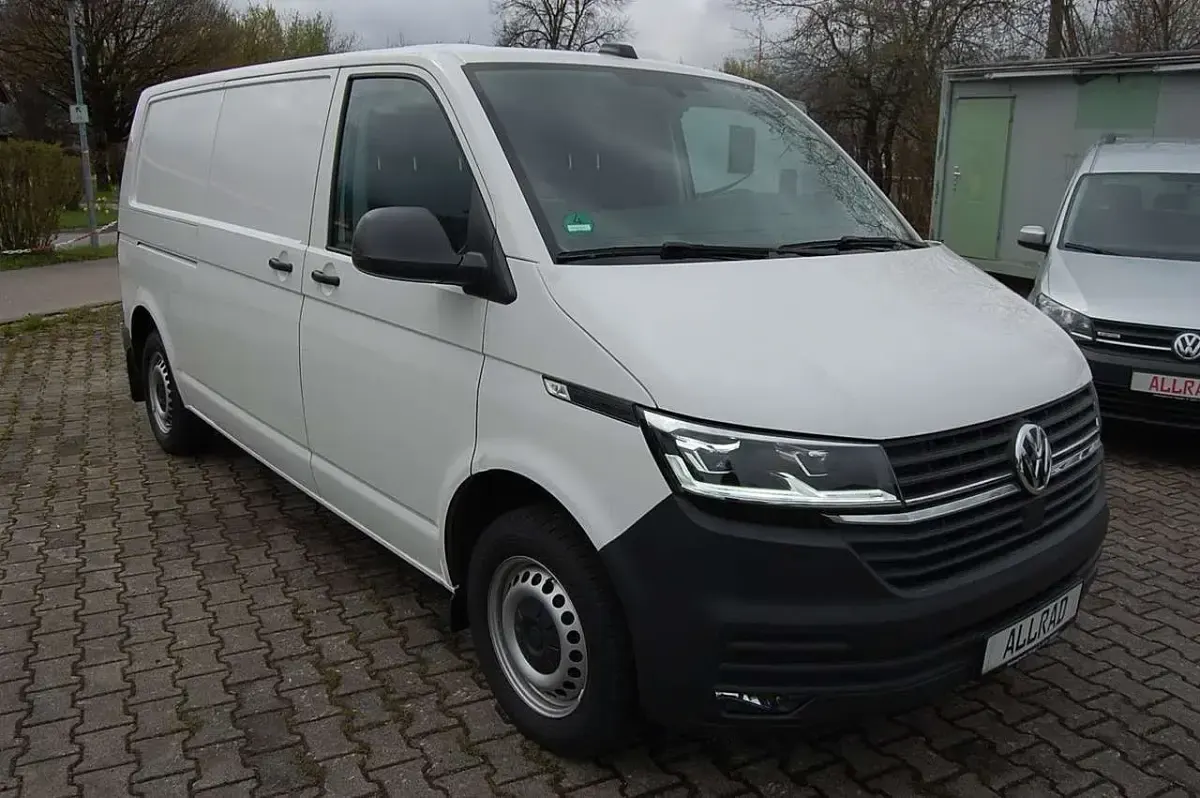 Gebraucht VW Transporter 150 PS (110 kW) 2022 Candyweiss Van