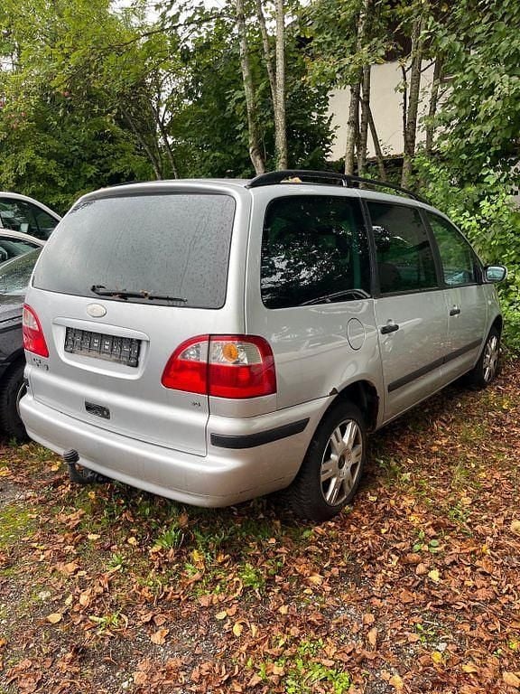 Silber Gebraucht 2005 Ford Galaxy Ghia Van / Kleinbus | 1.300 € (Superpreis) - Bild 1/4