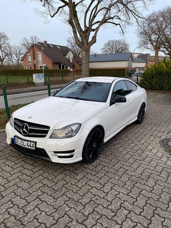 Weiß Gebraucht 2014 Mercedes C250 Coupé | 14.999 € (Fairer Preis) - Bild 1/4