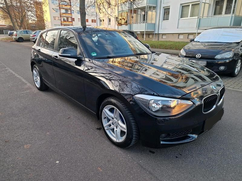 Gebraucht BMW 118 143 PS (105 kW) 2012 Schwarz Kleinwagen