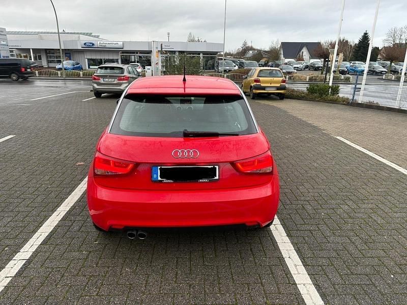 Gebraucht Audi A1 Comfort 122 PS (89 kW) 2011 Rot Kleinwagen