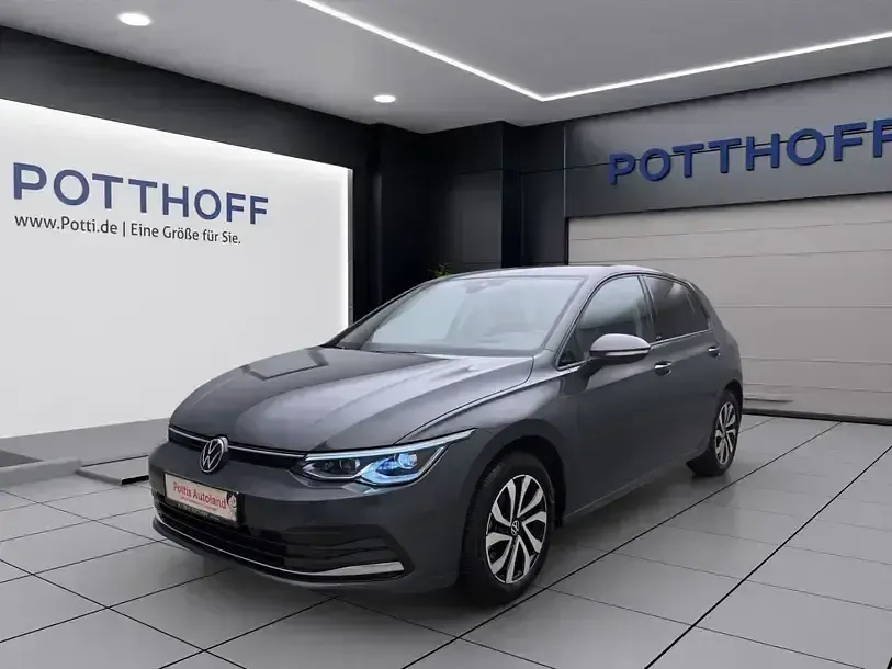 Gebraucht VW Golf VIII Active 150 PS (110 kW) 2023 Delfingrau metallic Limousine