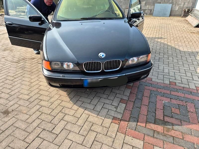 Gebraucht BMW 540 286 PS (210 kW) 1998 Schwarz Limousine