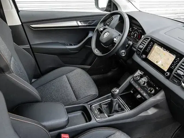Gebraucht Skoda Karoq Clever 150 PS (110 kW) 2021 Blackmagic perleffekt SUV