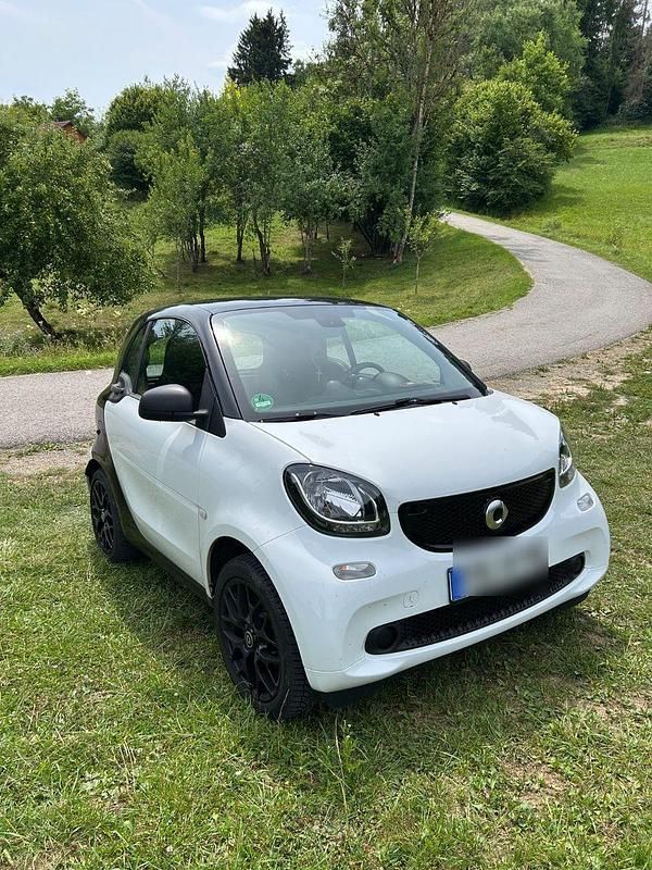 Weiß Gebraucht 2017 Smart ForTwo Coupé Brabus Cabrio | 12.200 € (Superpreis) - Bild 1/4