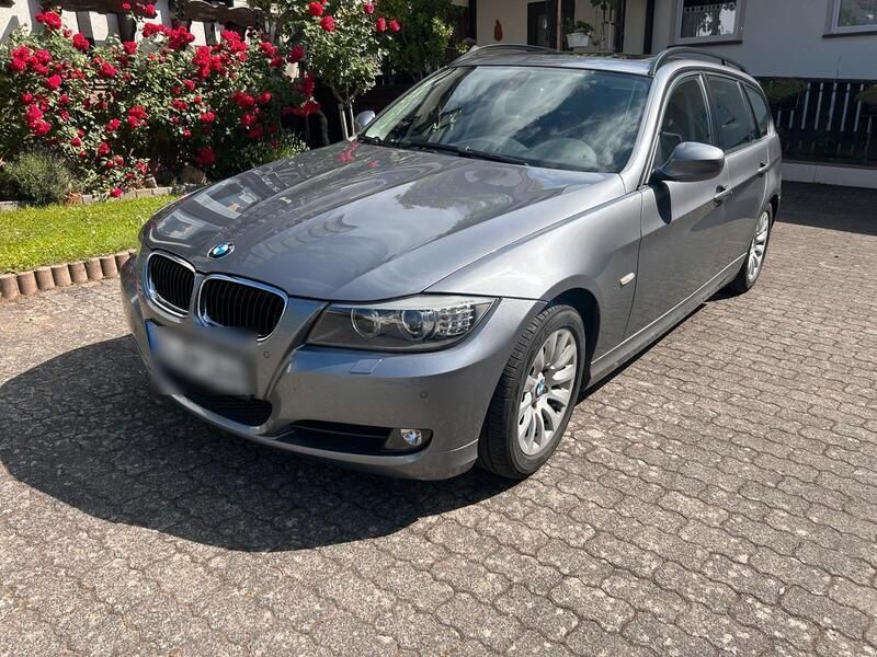 Grau Gebraucht 2009 BMW 320 Sport Line Kombi | 7.000 € (Fairer Preis) - Bild 1/4