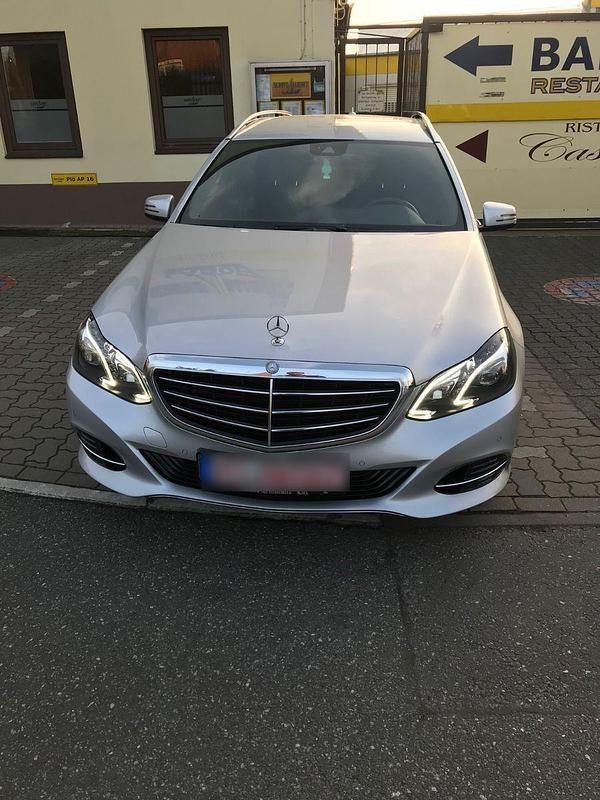 Silber Gebraucht 2014 Mercedes E200 Avantgarde Kombi | 10.400 € (Guter Preis) - Bild 1/4