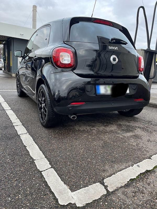 Second-hand Smart ForFour Prime 90 CP (66 kW) 2016 Negru Hatchback