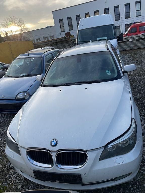 Gebraucht BMW 520 163 PS (119 kW) 2008 Weiß Kombi