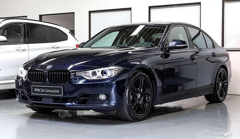 Imperialblau brillanteffekt Gebraucht 2013 BMW 335 Limousine | 18.500 € (Fairer Preis) - Bild 1/4