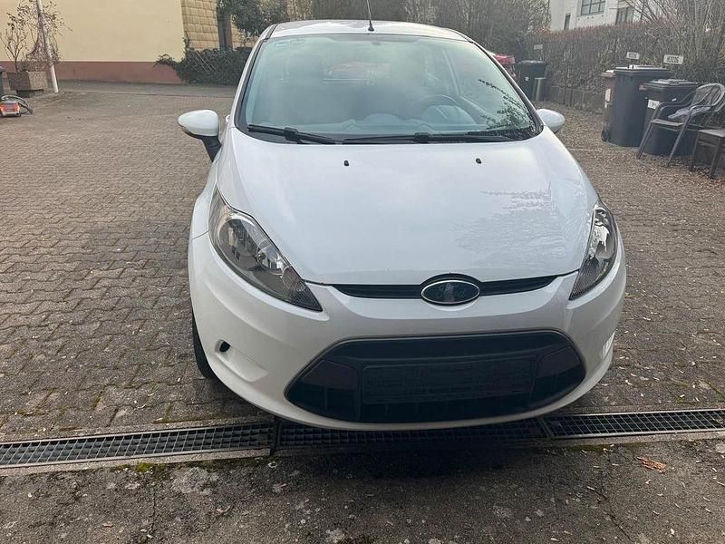 Gebraucht Ford Fiesta 82 PS (60 kW) 2009 Weiß Coupé