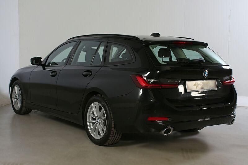 Gebraucht BMW 320 190 PS (139 kW) 2024 Saphirschwarz met. Kombi