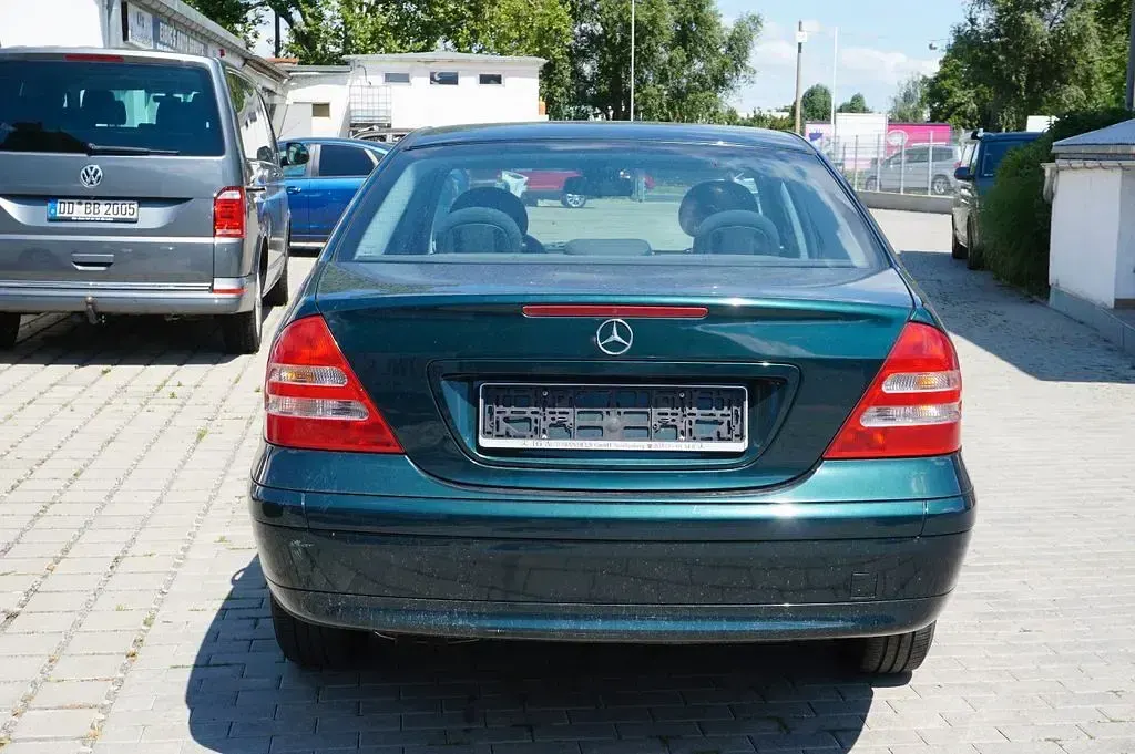 Gebraucht Mercedes C180 Classic 129 PS (94 kW) 2001 Grün Limousine