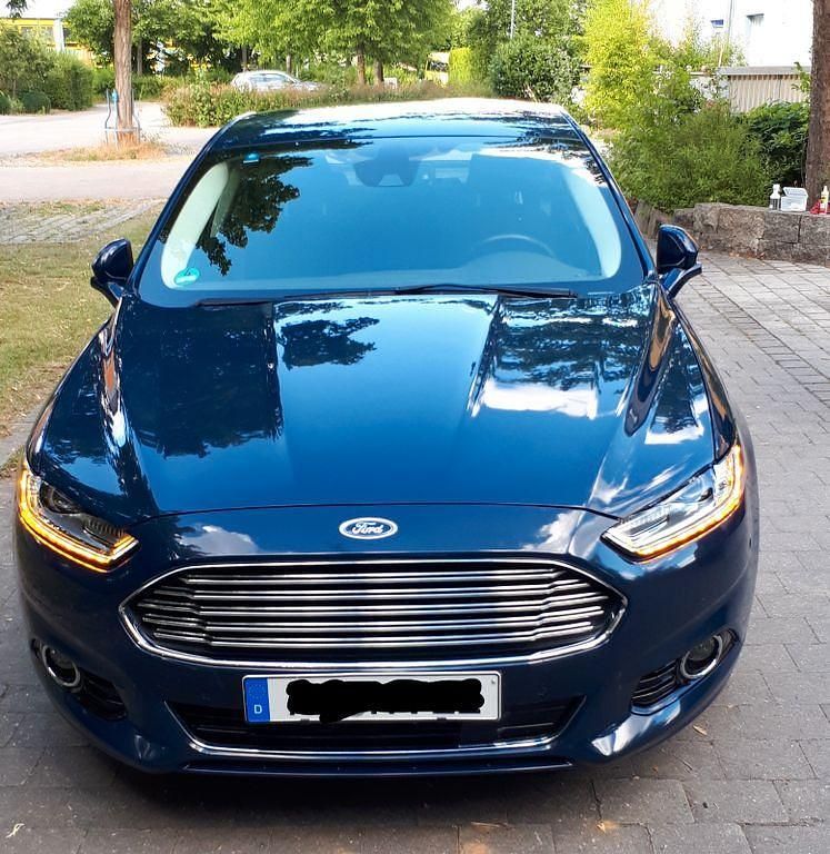 Gebraucht Ford Mondeo Titanium 209 PS (153 kW) 2015 Blau Limousine