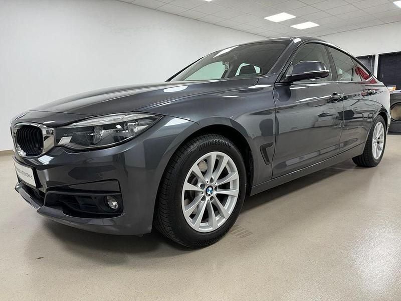 Gebraucht BMW 330 Advantage 252 PS (185 kW) 2018 Grau Limousine