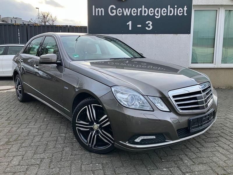 Gebraucht Mercedes E250 Avantgarde 204 PS (150 kW) 2010 Grau Limousine