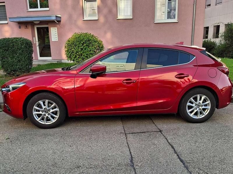 Gebraucht Mazda 3 Kizoku 120 PS (88 kW) 2017 Rot Limousine