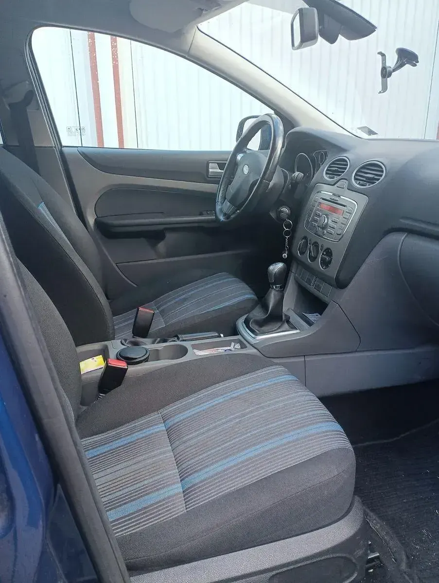 Gebraucht Ford Focus Style 101 PS (74 kW) 2009 Blau Limousine