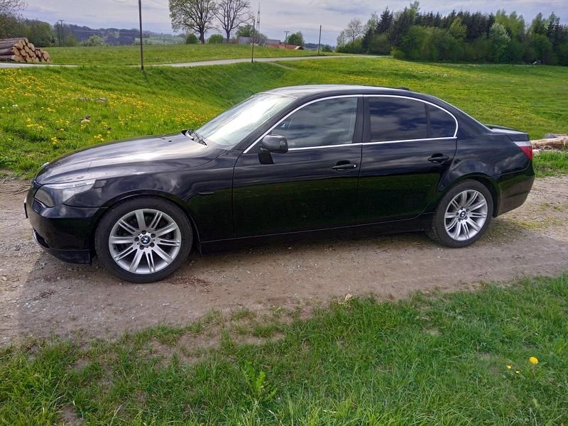 Gebraucht BMW 520 Basis 170 PS (125 kW) 2004 Schwarz Limousine