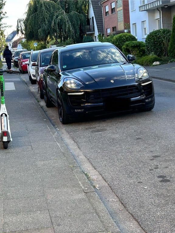 Schwarz Gebraucht 2015 Porsche Macan S SUV | 33.000 € (Teuer) - Bild 1/4