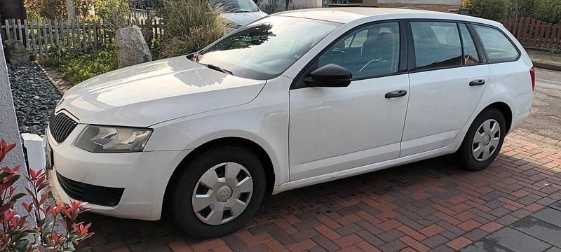 Gebraucht Skoda Octavia Active 105 PS (77 kW) 2014 Weiß Kleinwagen