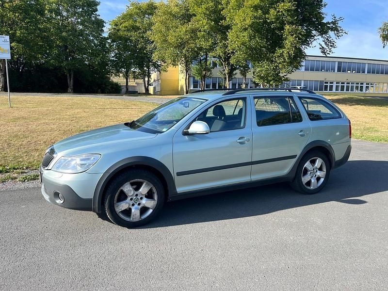 Gebraucht 2011 Skoda Octavia Scout Kombi | 4.900 € (Superpreis) - Bild 1/4