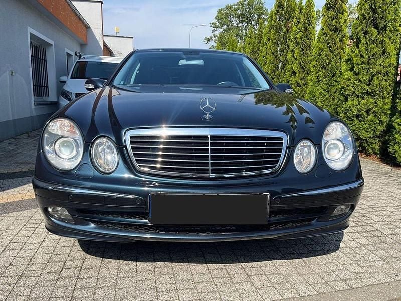 Gebraucht Mercedes E500 Avantgarde 306 PS (225 kW) 2002 Schwarz Limousine