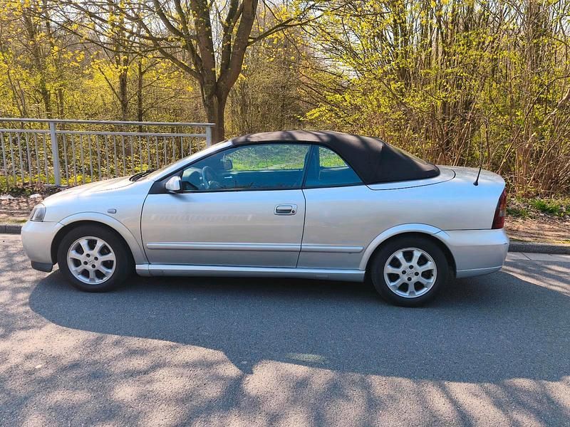 Gebraucht Opel Astra Cabriolet 103 PS (75 kW) 2005 Silber Cabrio