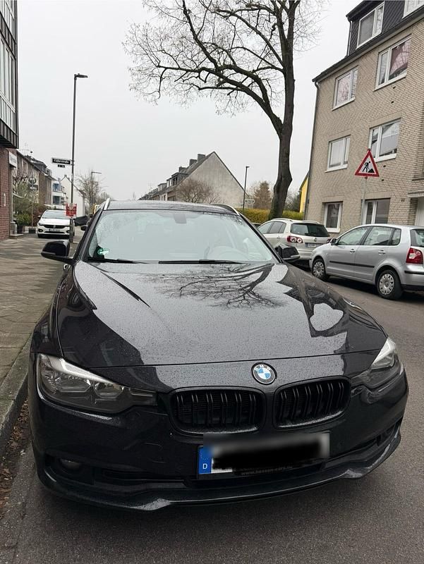 Schwarz Gebraucht 2016 BMW 320 Kombi | 12.499 € (Guter Preis) - Bild 1/4