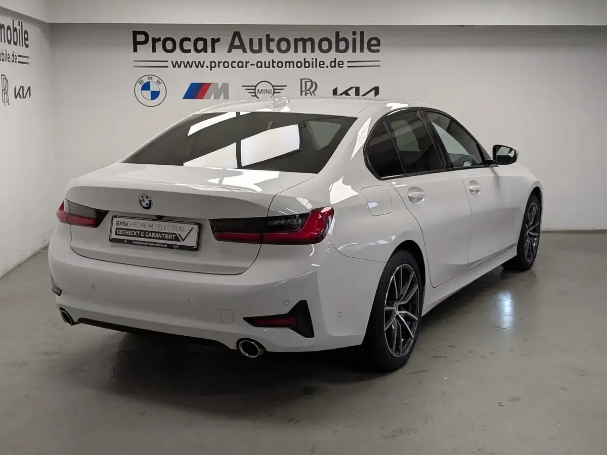 Gebraucht BMW 320 Sport Line 190 PS (139 kW) 2022 Weiß Kombi