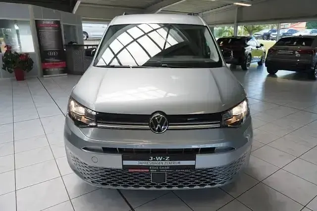 Neu VW Caddy Maxi Life 116 PS (85 kW) 2026 Silber Van / Kleinbus