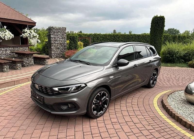 Gebraucht Fiat Tipo Sport 101 PS (74 kW) 2022 Grau Limousine