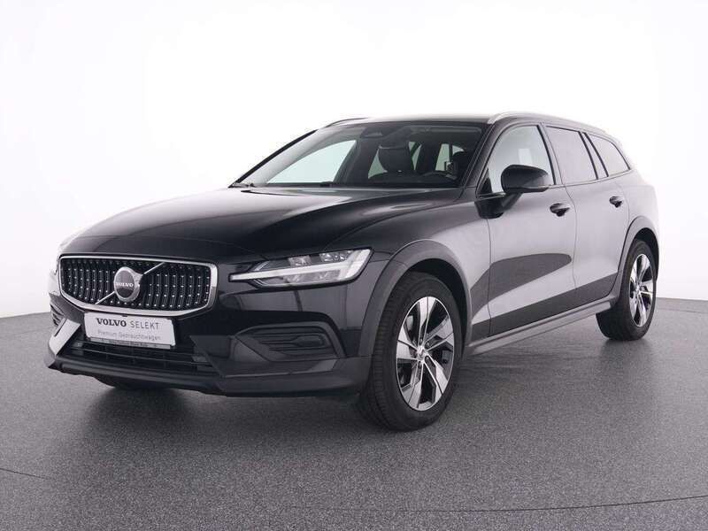 Gebraucht Volvo V60 CC Plus 197 PS (144 kW) 2023 Andere farbe Kombi