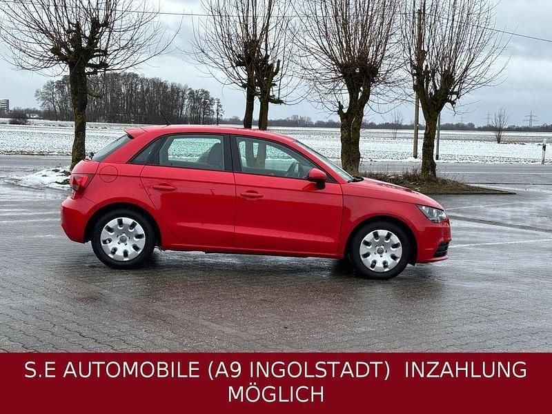 Gebraucht Audi A1 Sportback Attraction 86 PS (63 kW) 2012 Rot Kleinwagen