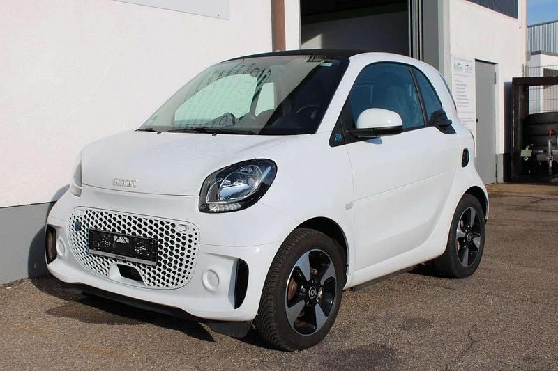Weiß Gebraucht 2022 Smart ForTwo Coupé Passion Coupé | 11.290 € (Fairer Preis) - Bild 1/4
