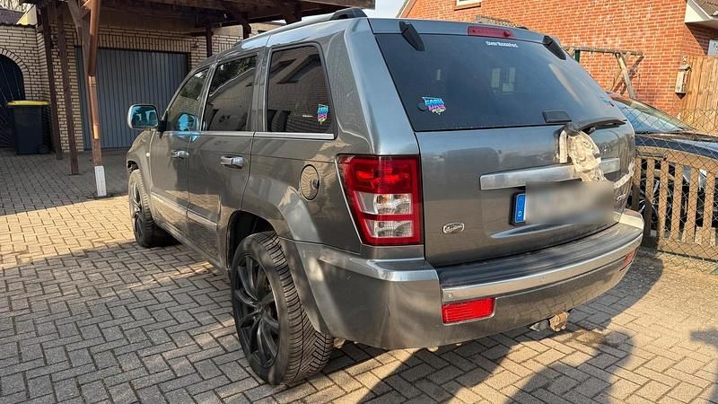 Gebraucht Jeep Grand Cherokee Overland 224 PS (164 kW) 2009 Silber SUV