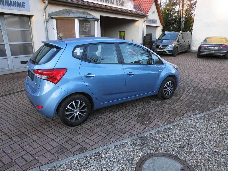 Gebraucht Hyundai ix20 Style 125 PS (91 kW) 2014 Blau Kleinwagen