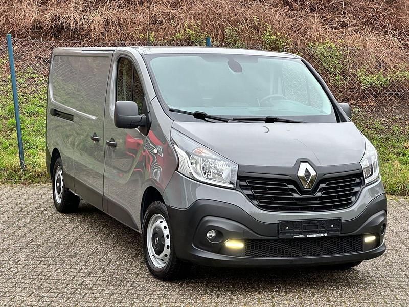 Grau Gebraucht 2019 Renault Trafic Komfort Van | 11.999 € (Fairer Preis) - Bild 1/4