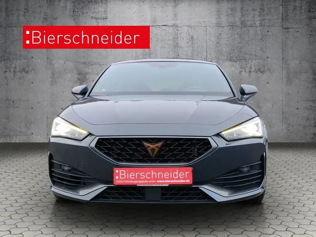 Używany Cupra Leon VZ 300 KM (220 kW) 2022 Szary Sedan/Limuzyna