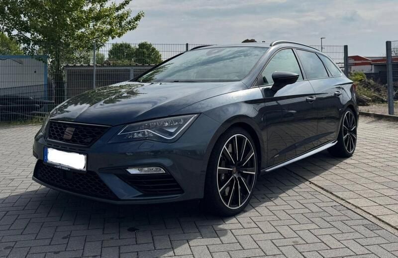 Grau Gebraucht 2020 Cupra Leon Kombi | 28.000 € (Fairer Preis) - Bild 1/4